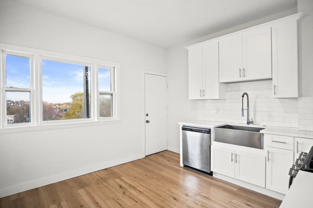 252-254 Magnolia St, Boston MA 02121 photo 7