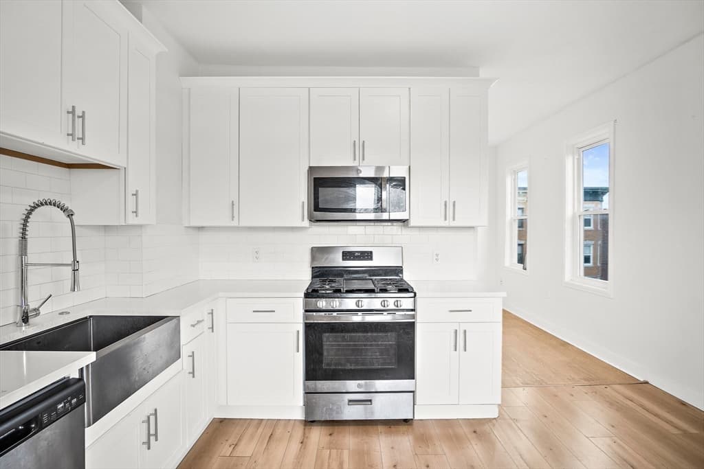252-254 Magnolia St, Boston MA 02121 photo 3