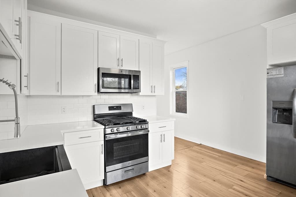 252-254 Magnolia St, Boston MA 02121 photo 4