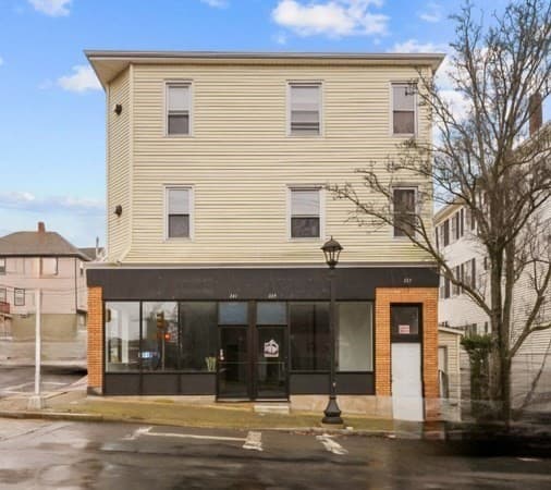 337 Columbia St, Fall River MA 02721