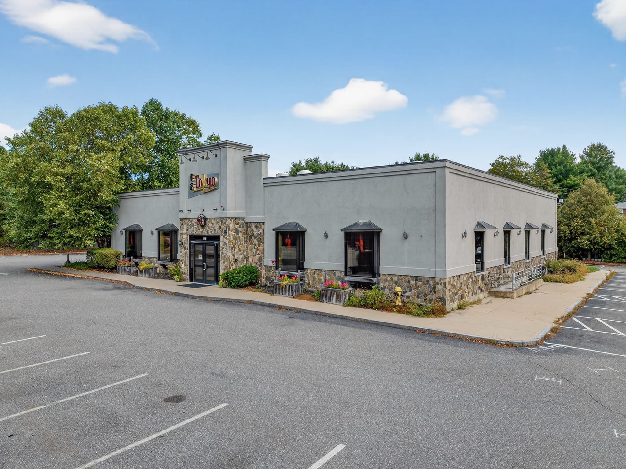 Commercial Sale at 560 S Main St, Andover MA 01810, photo 2 of 18