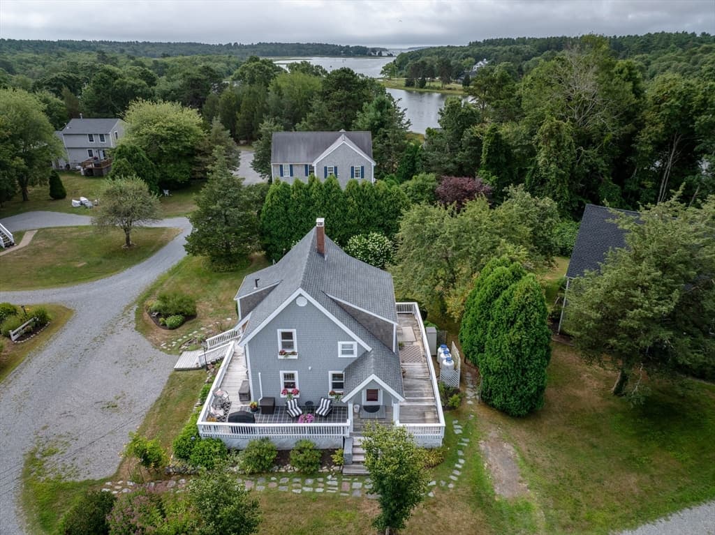 Single Family Residence at 4 Blackhall Ct, Marion MA 02738, Marion, photo 2 of 42