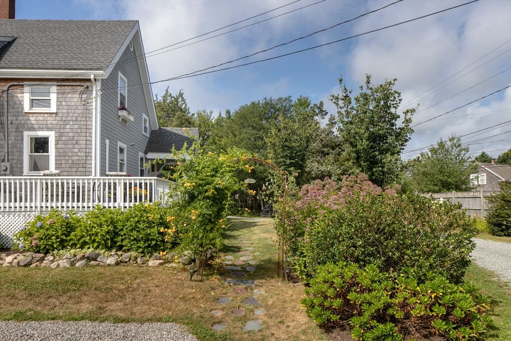 Single Family Residence at 4 Blackhall Ct, Marion MA 02738, Marion, photo 32 of 42