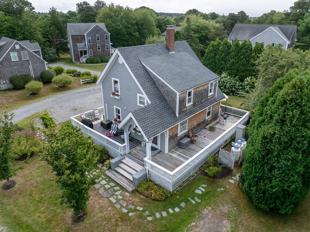 Single Family Residence at 4 Blackhall Ct, Marion MA 02738, Marion, photo 9 of 42