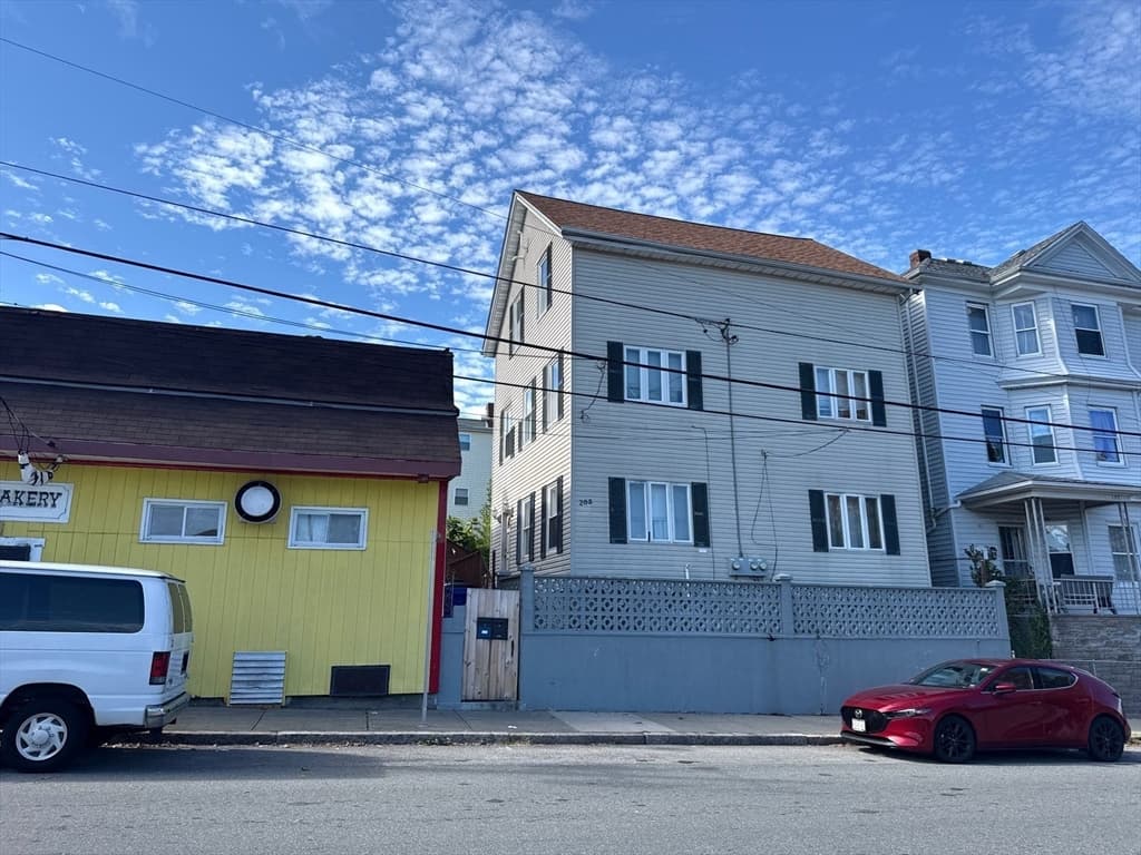 208 Snell St, Fall River MA 02721 photo 17