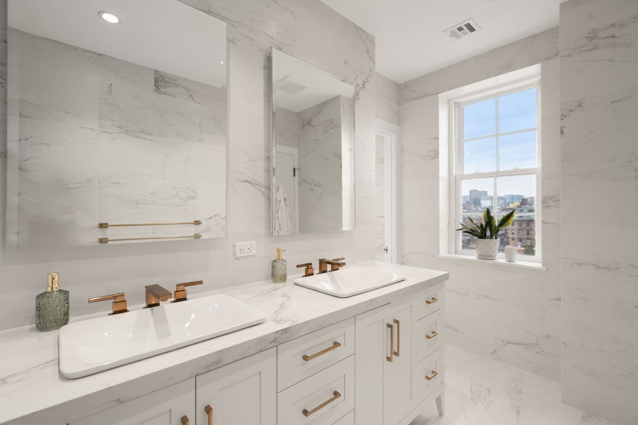 Condominium at 65 Commonwealth Ave # 8B, Boston MA 02116, photo 21 of 40