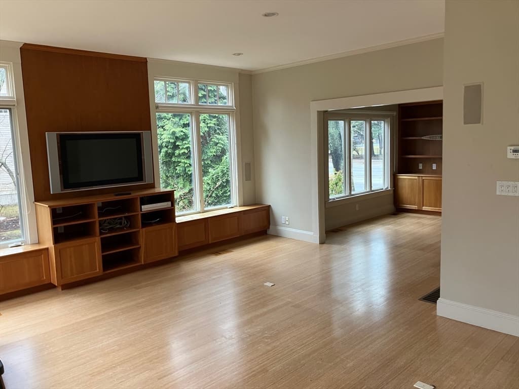 Single Family Residence at 3 Glenoe Rd, Brookline MA 02467, photo 6 of 12