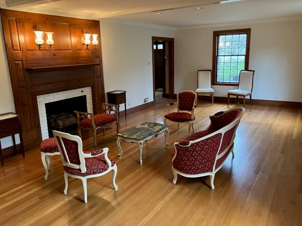 Single Family Residence at 3 Glenoe Rd, Brookline MA 02467, photo 3 of 12