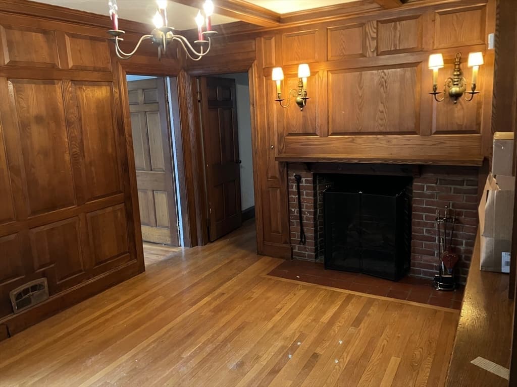 Single Family Residence at 3 Glenoe Rd, Brookline MA 02467, photo 4 of 12