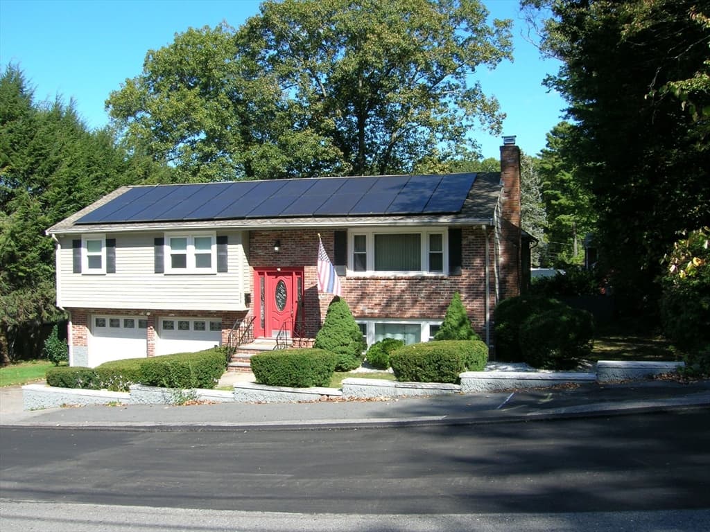223 Robert Rd, Dedham MA 02026