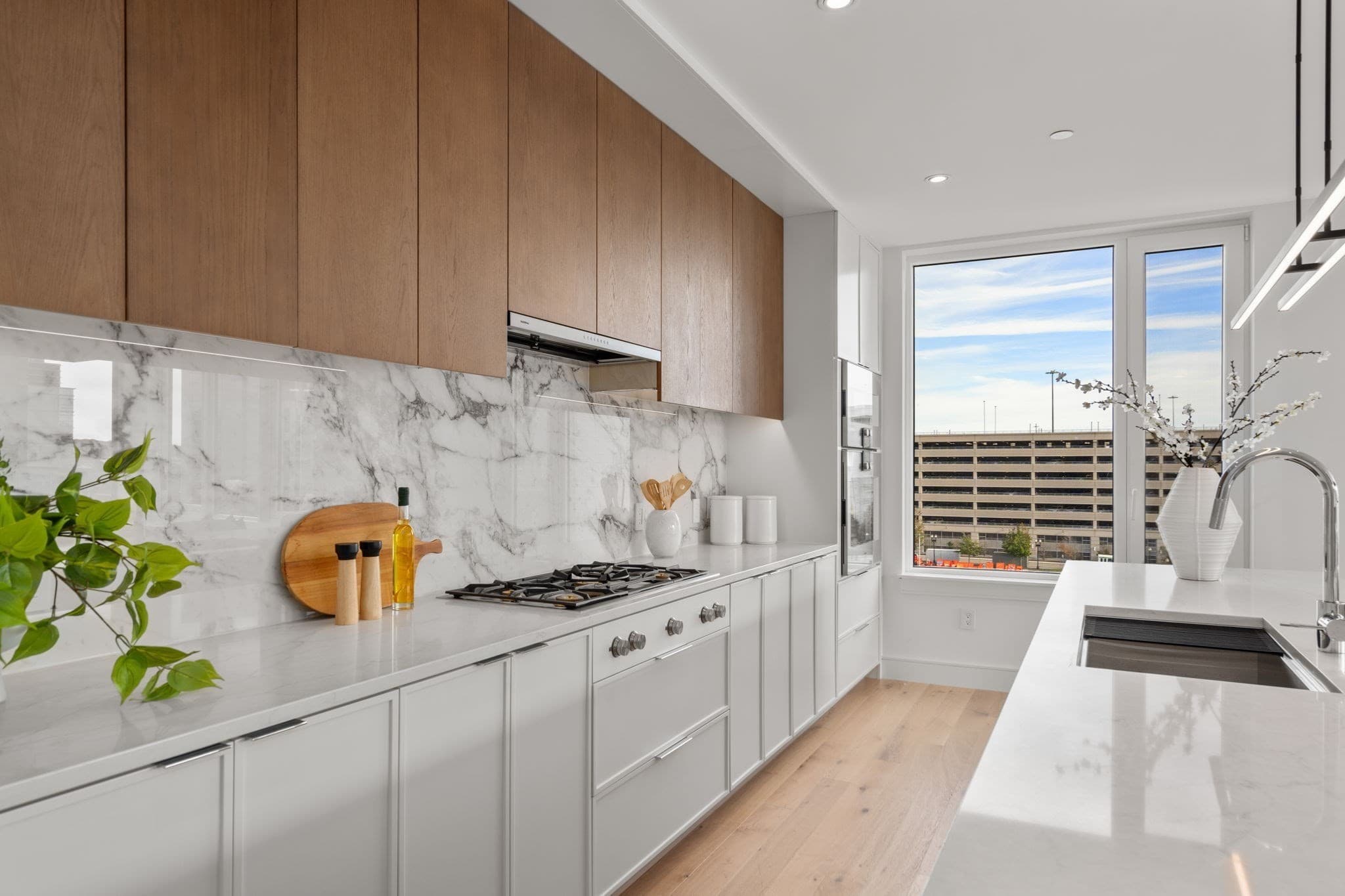 Condominium at 595 Albany Street PH, Boston MA 02118, photo 9 of 38