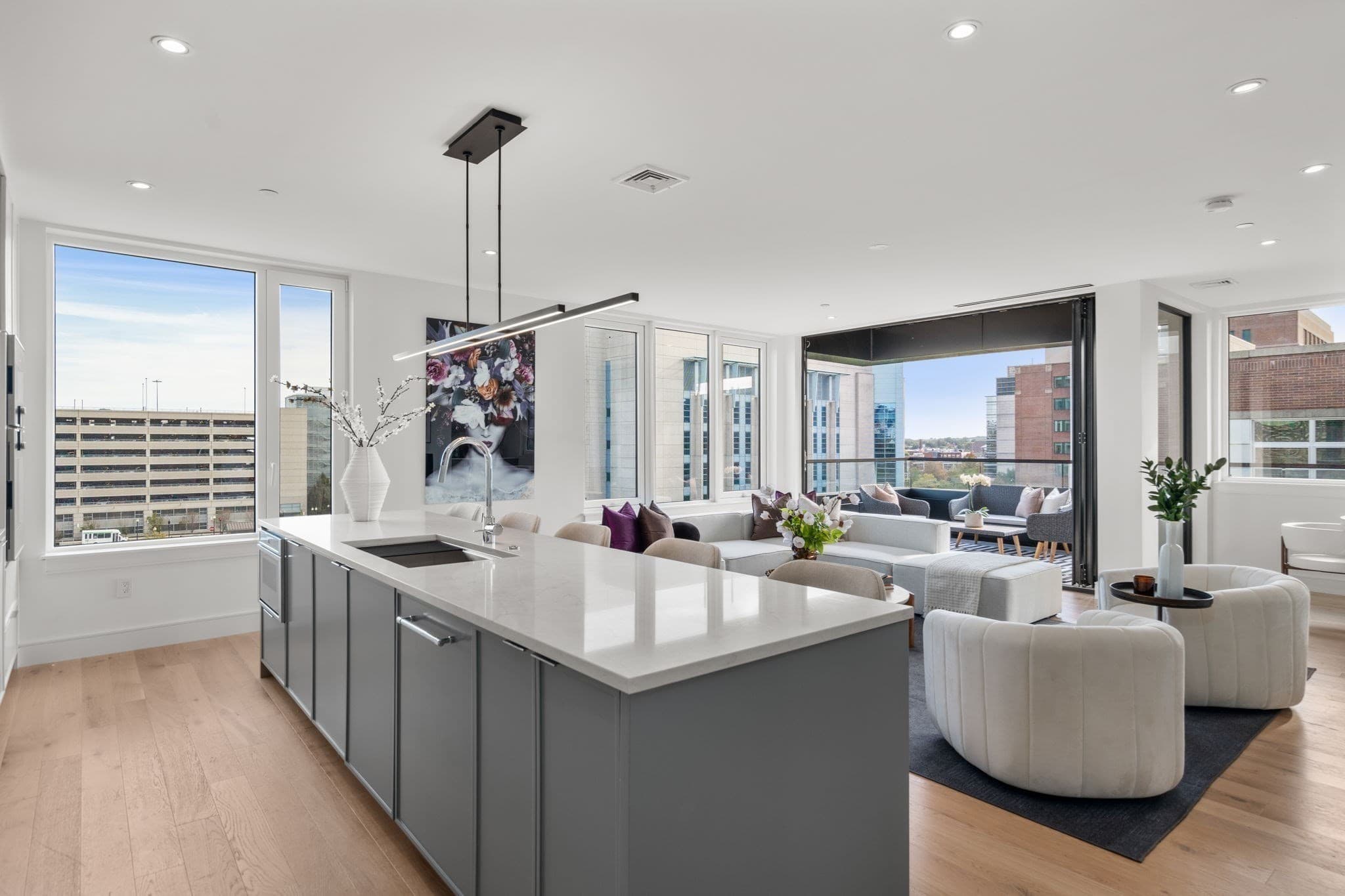 Condominium at 595 Albany Street PH, Boston MA 02118, photo 10 of 38