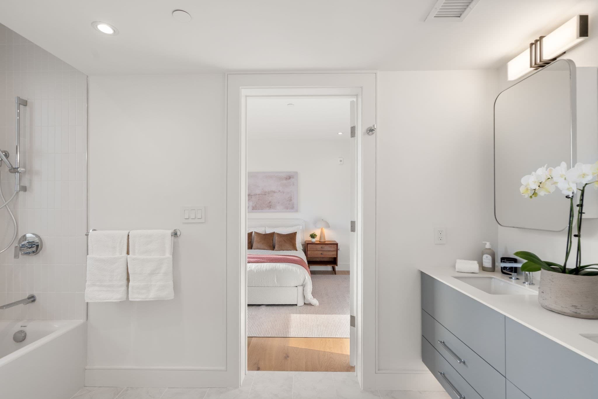 Condominium at 595 Albany Street PH, Boston MA 02118, photo 25 of 38