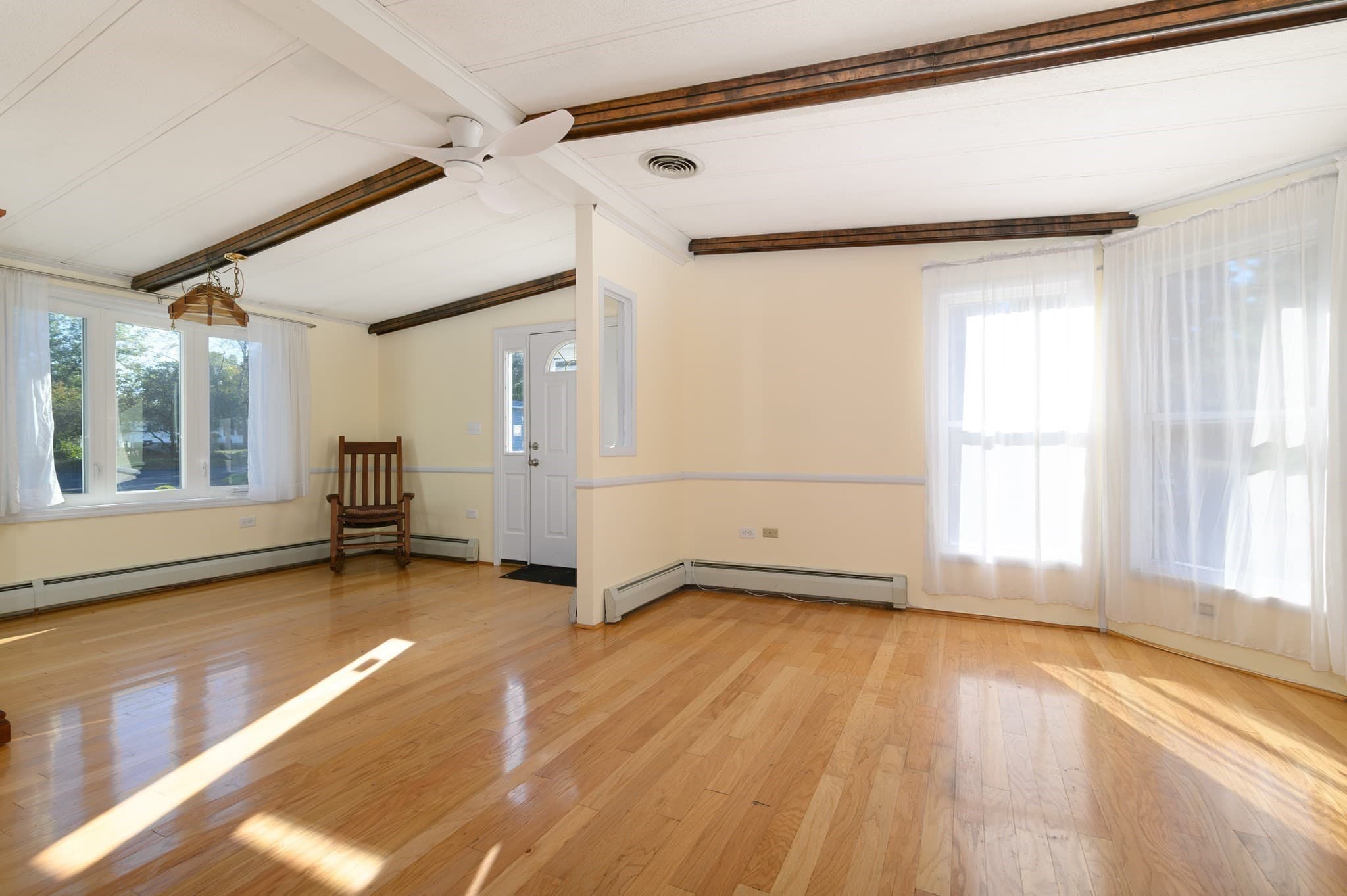 Mobile Home at 1 Canterbury Lane, Rockland MA 02370, photo 5 of 20