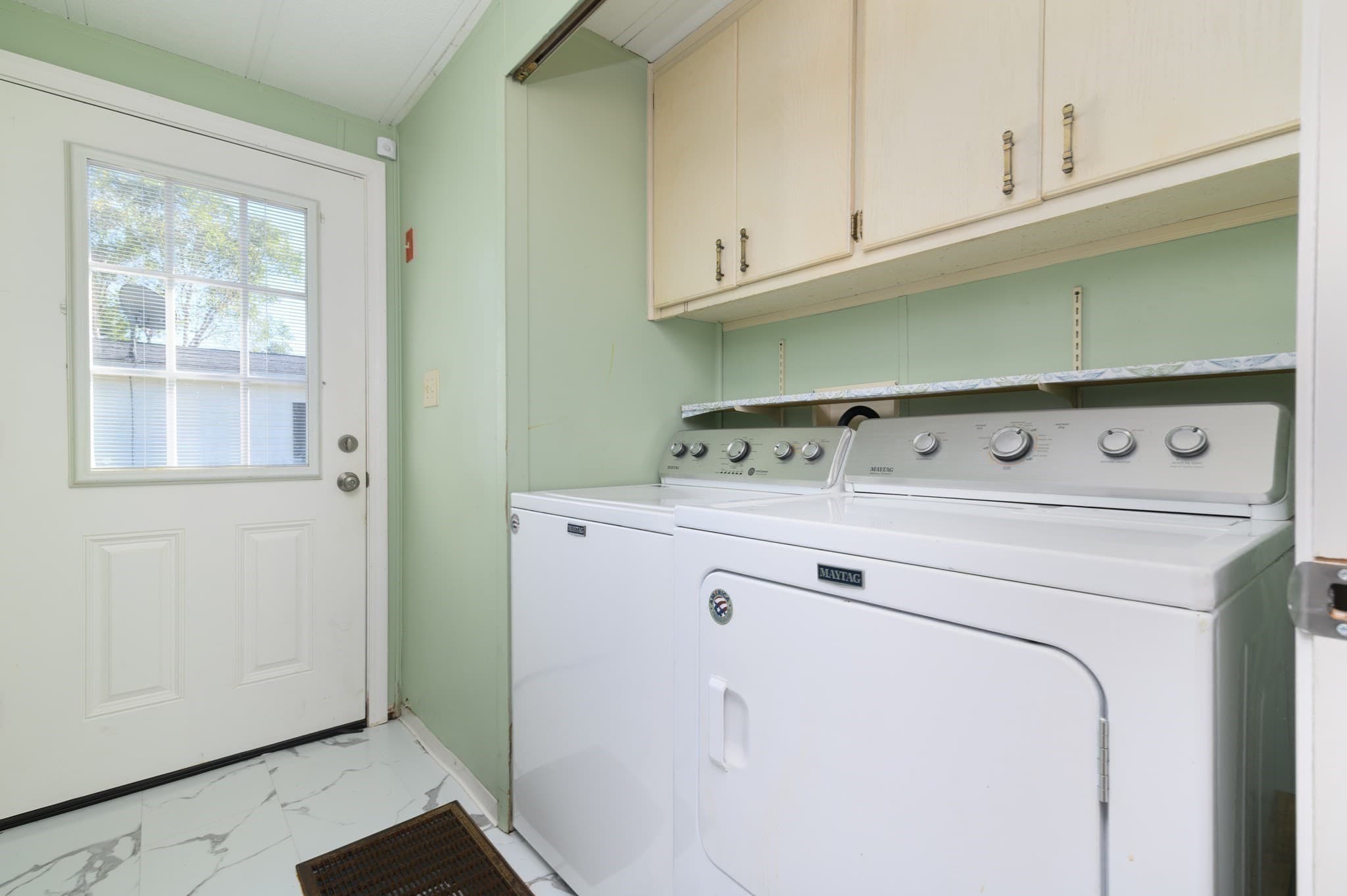 Mobile Home at 1 Canterbury Lane, Rockland MA 02370, photo 10 of 20