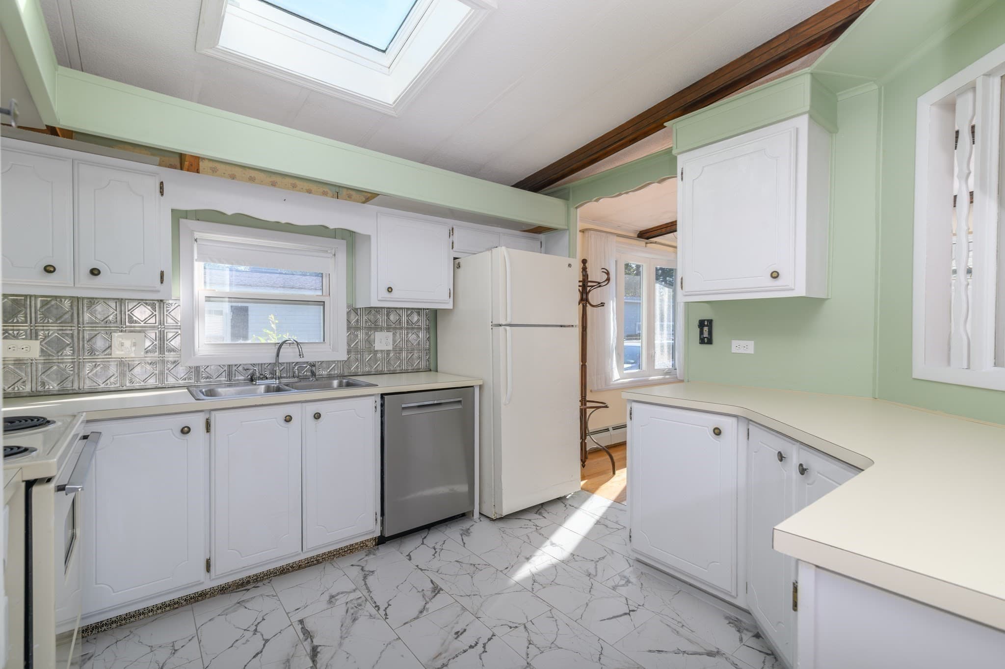 Mobile Home at 1 Canterbury Lane, Rockland MA 02370, photo 8 of 20
