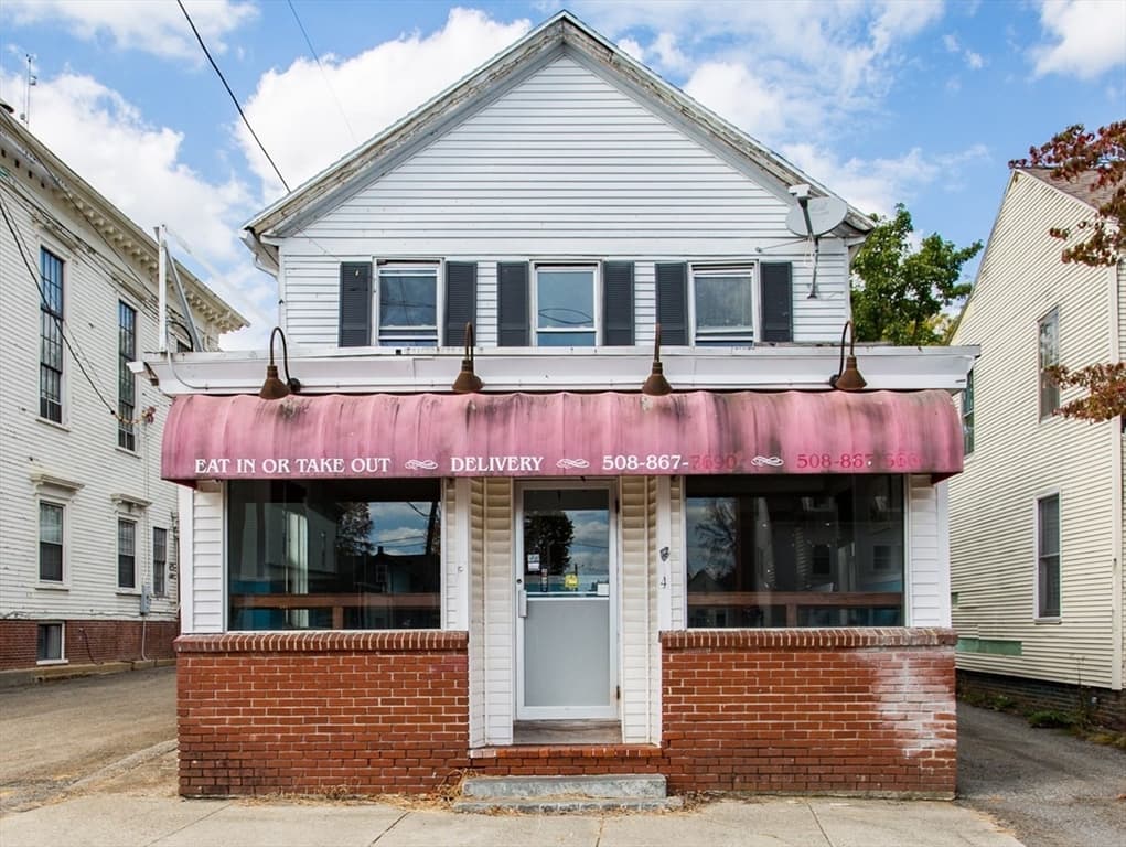 4 E Main St, West Brookfield MA 01585