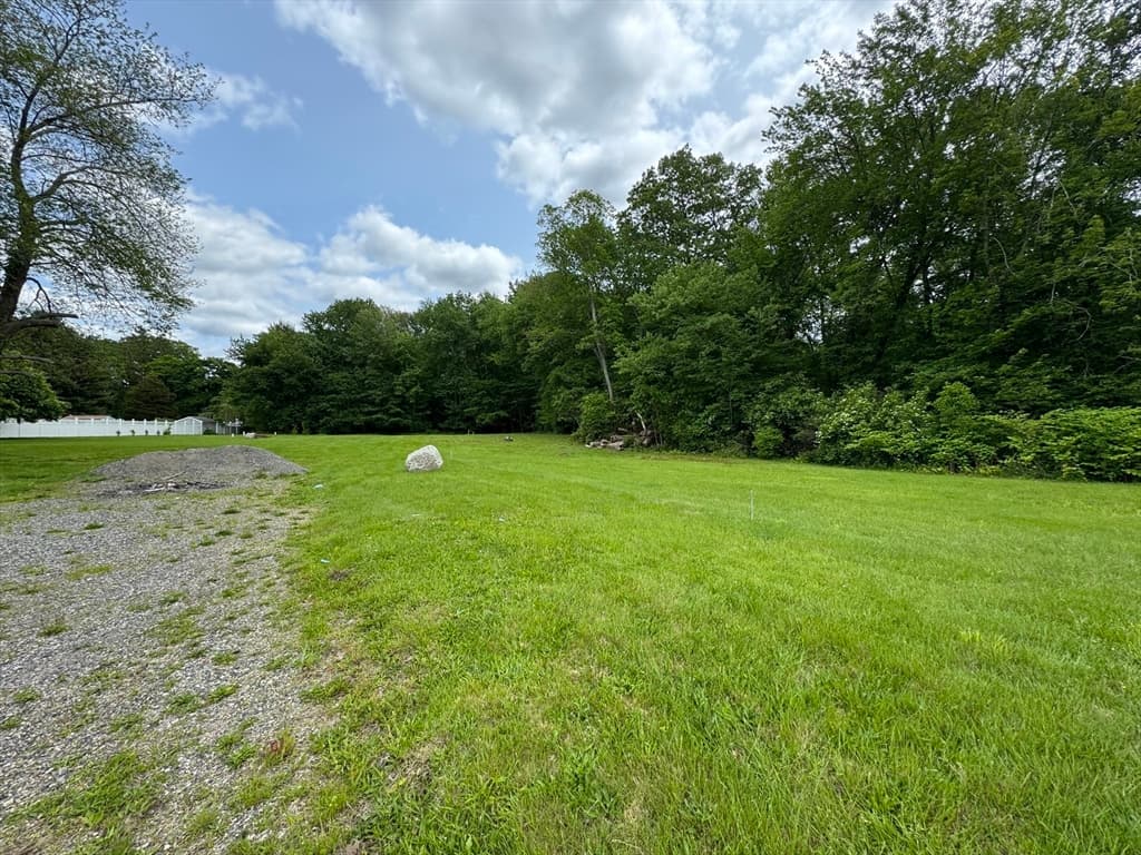 454 Fall River Ave, Seekonk MA 02771