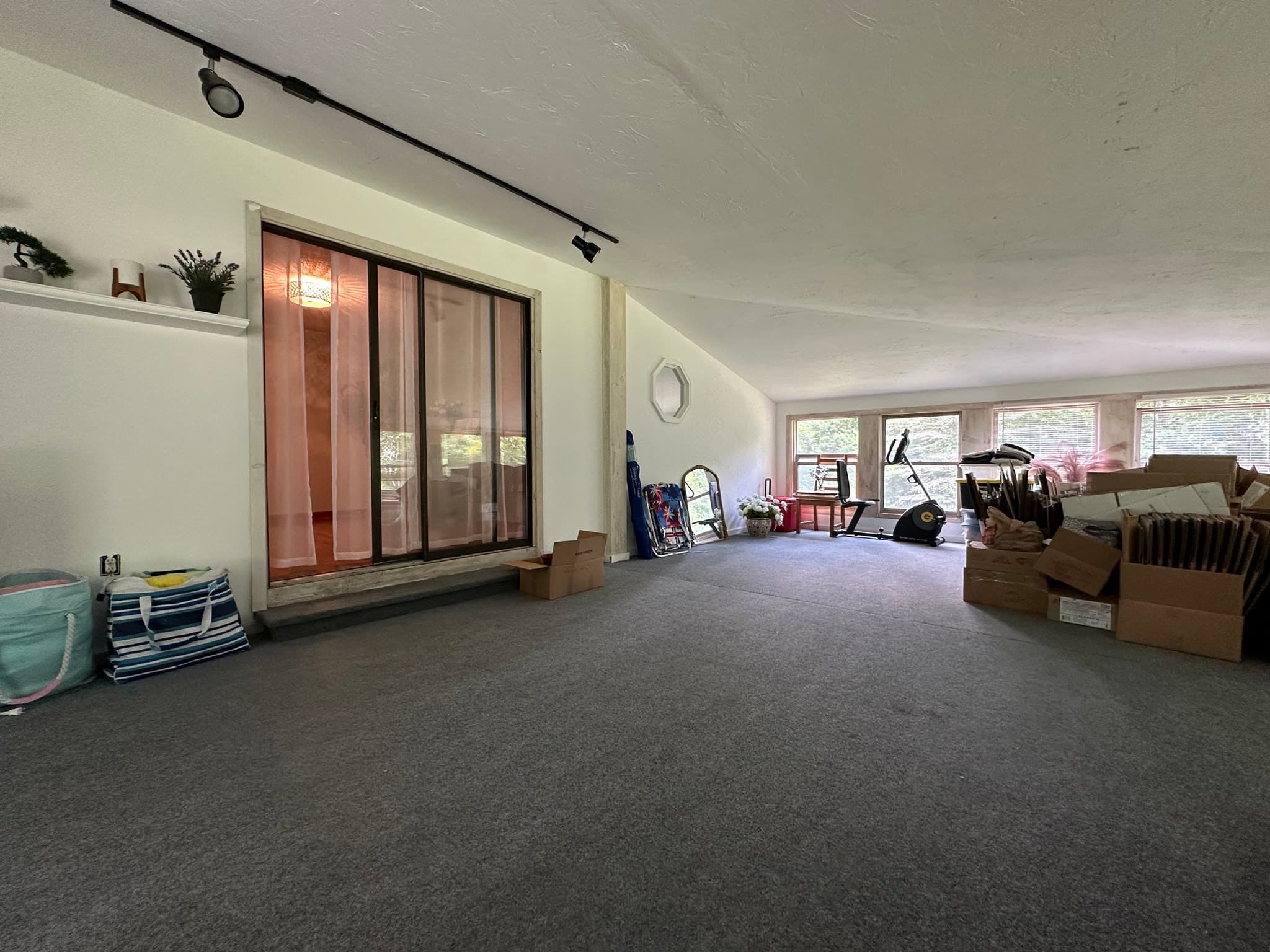 Single Family Residence at 170 Timberidge Drive, Russell MA 01071, photo 15 of 31