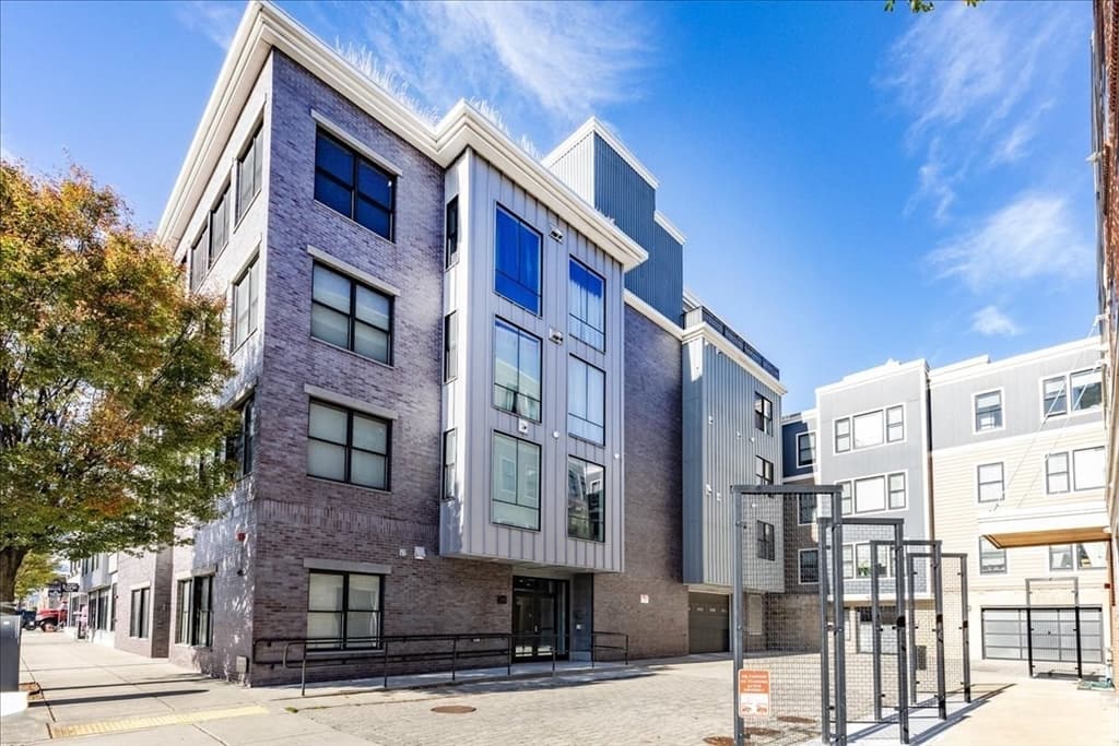150 W. Broadway # 418, Boston MA 02127 photo 2
