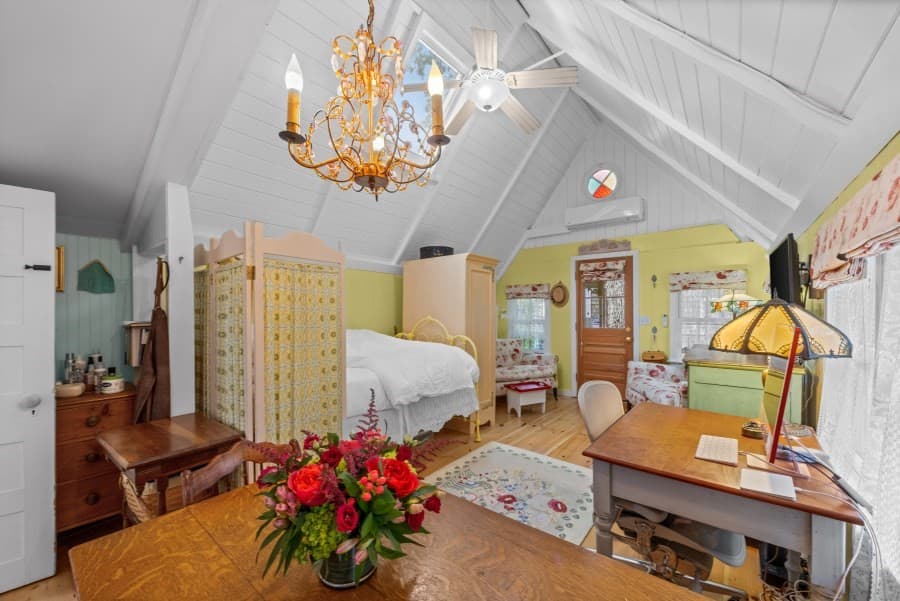 Single Family Residence at 2 Lincoln Ave, Oak Bluffs MA 02557, photo 13 of 20