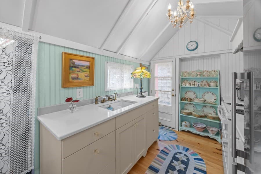 Single Family Residence at 2 Lincoln Ave, Oak Bluffs MA 02557, photo 9 of 20