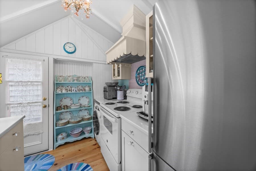 Single Family Residence at 2 Lincoln Ave, Oak Bluffs MA 02557, photo 10 of 20
