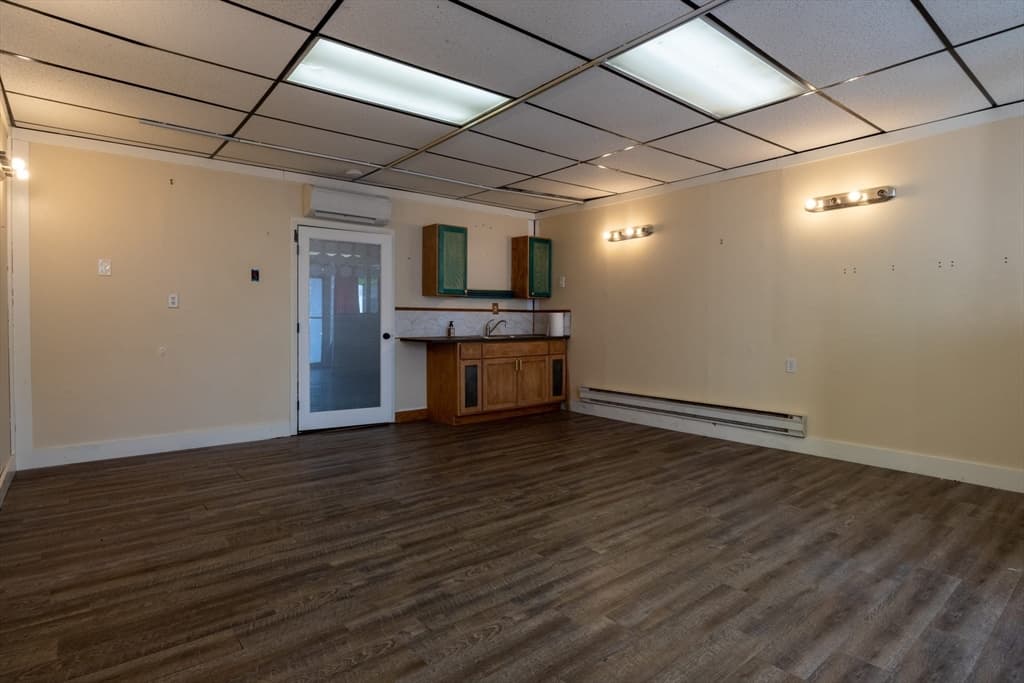 301-303 Linden St, Holyoke MA 01040 photo 7