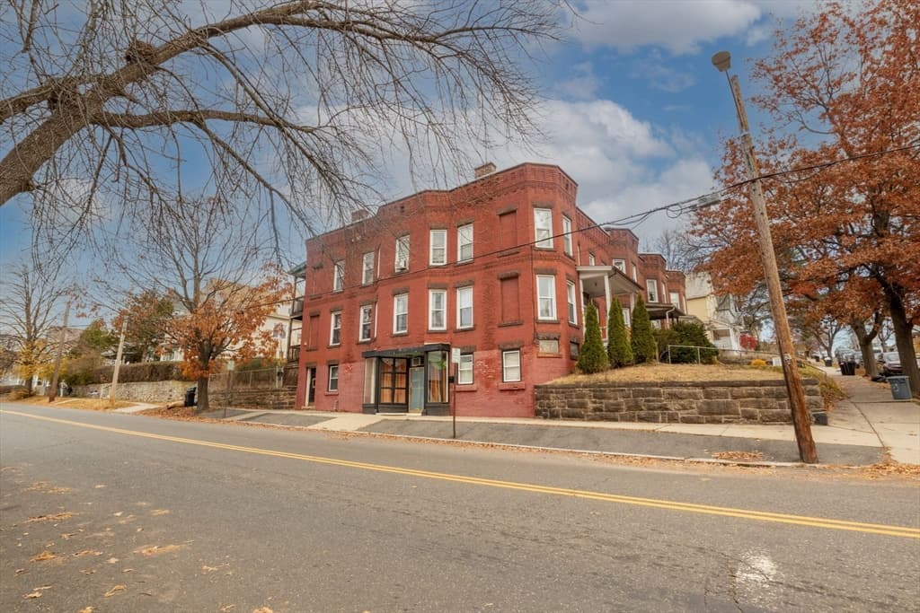 301-303 Linden St, Holyoke MA 01040 photo 3