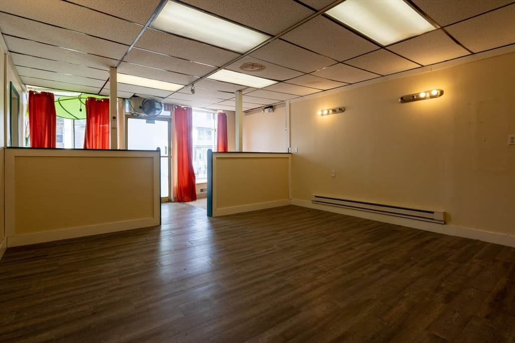 301-303 Linden St, Holyoke MA 01040 photo 9