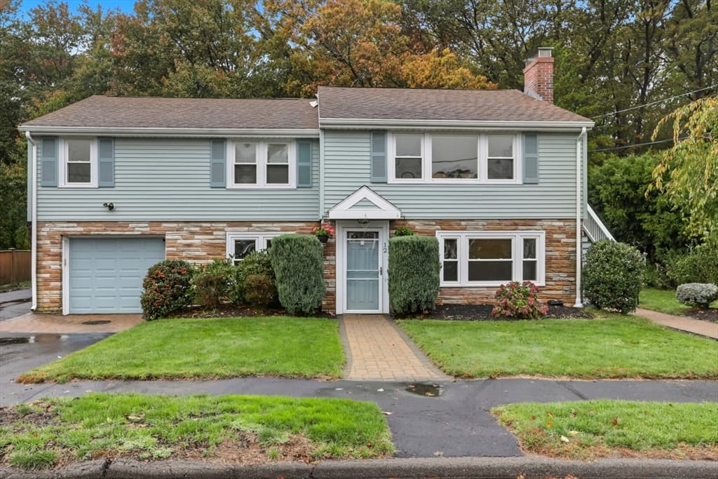 12 Mansfield St, Peabody MA 01960