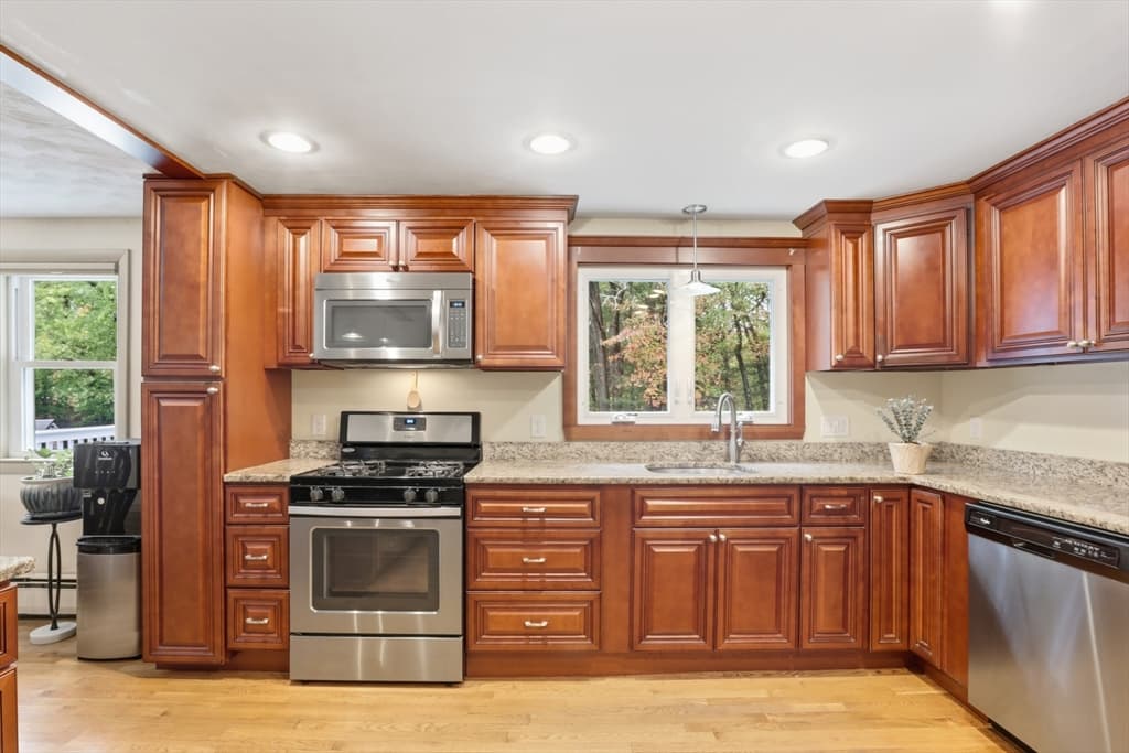 Single Family Residence at 12 Mansfield St, Peabody MA 01960, Peabody, photo 10 of 25