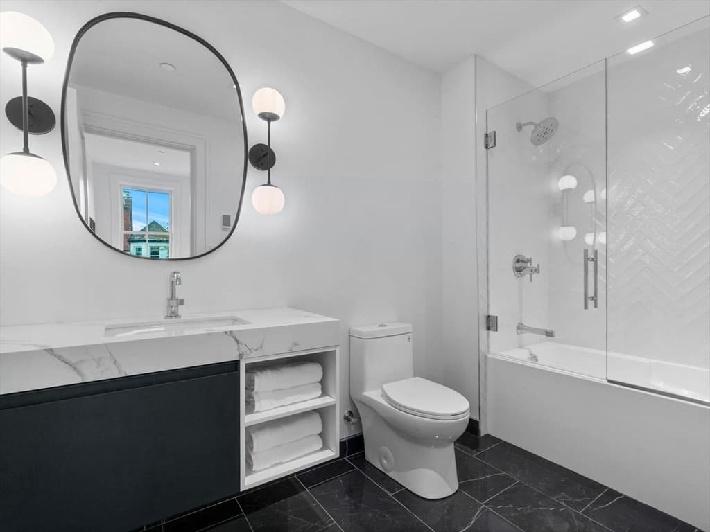 Condominium at 561 East Broadway # 561, Boston MA 02127, Boston, photo 31 of 40