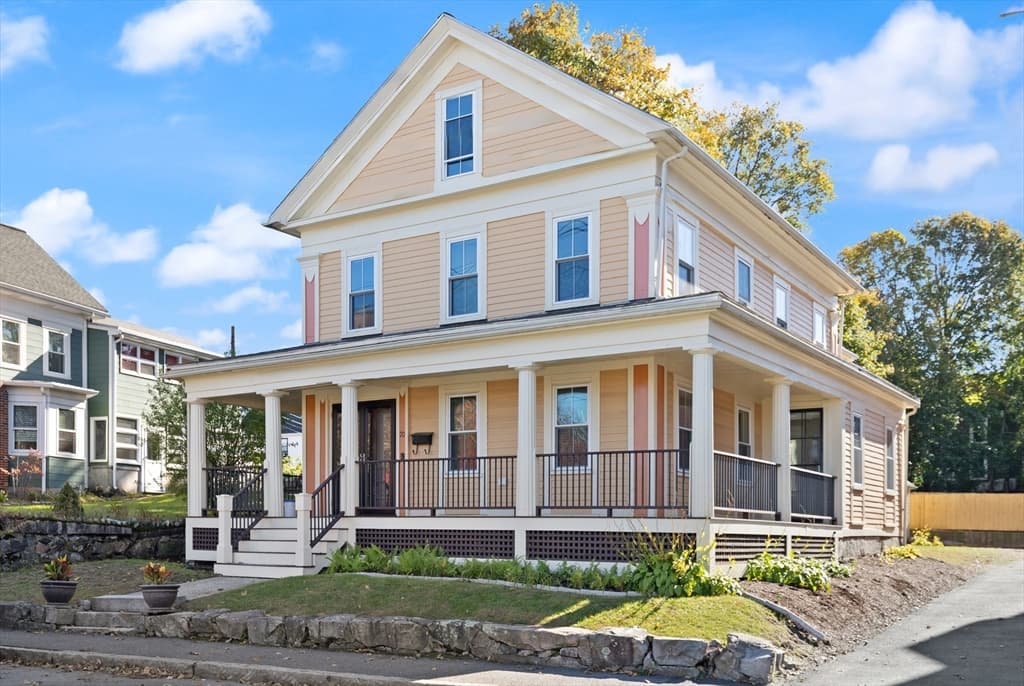70 School St, Waltham MA 02452