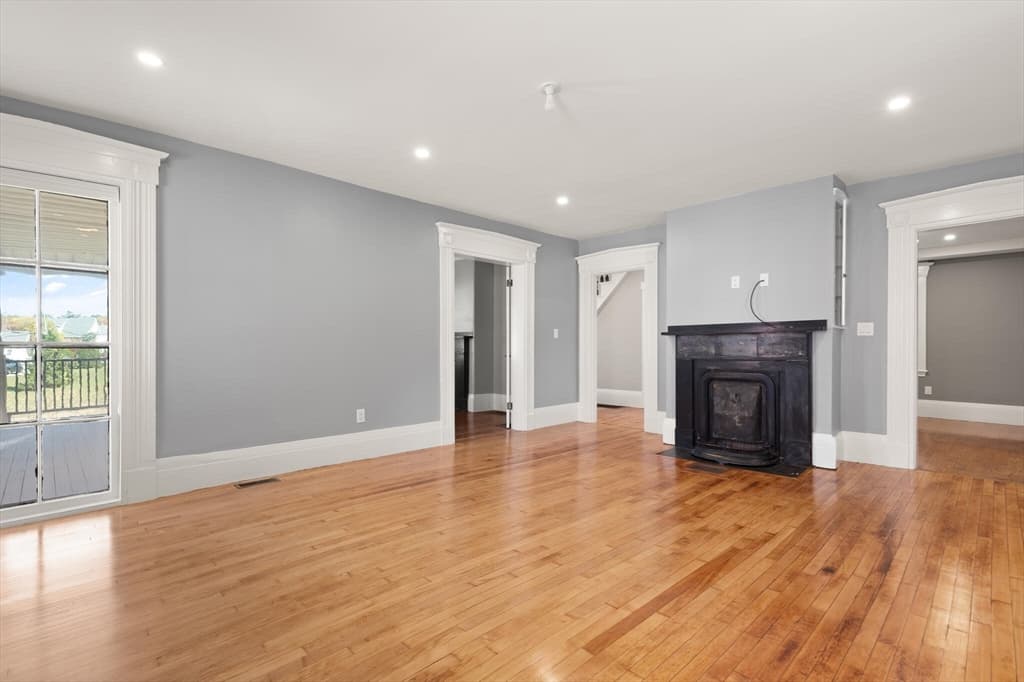 70 School St, Waltham MA 02452 photo 9