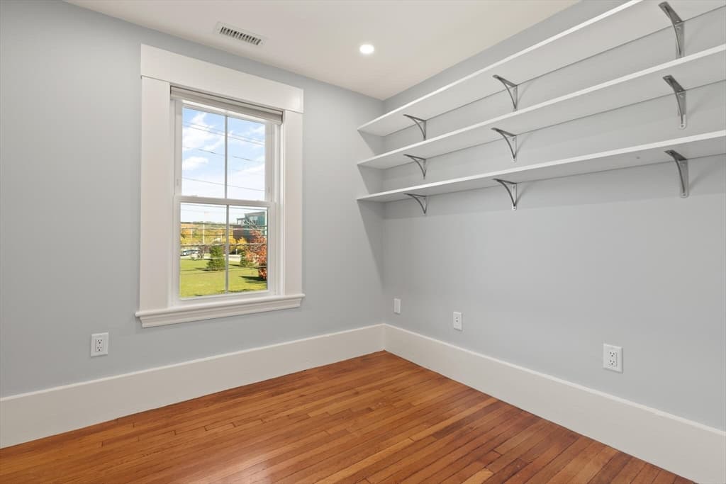 70 School St, Waltham MA 02452 photo 10