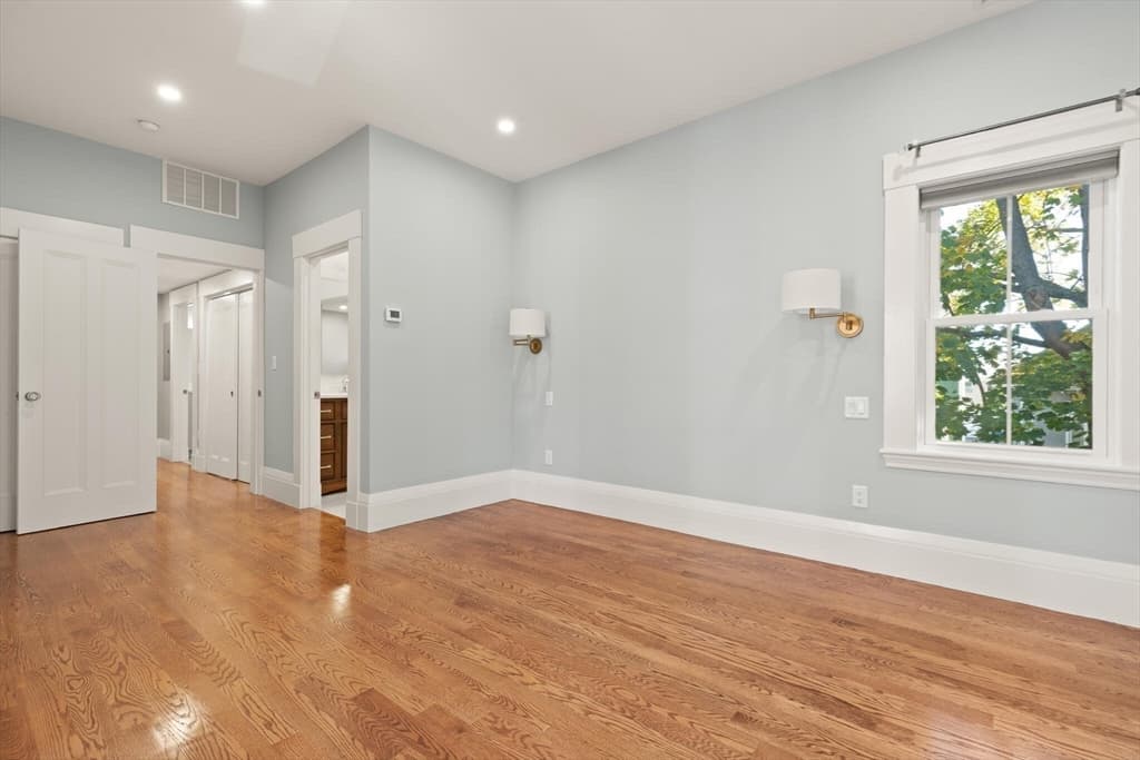 70 School St, Waltham MA 02452 photo 11