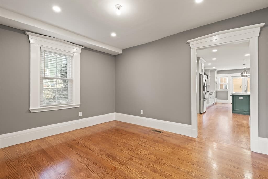 70 School St, Waltham MA 02452 photo 8
