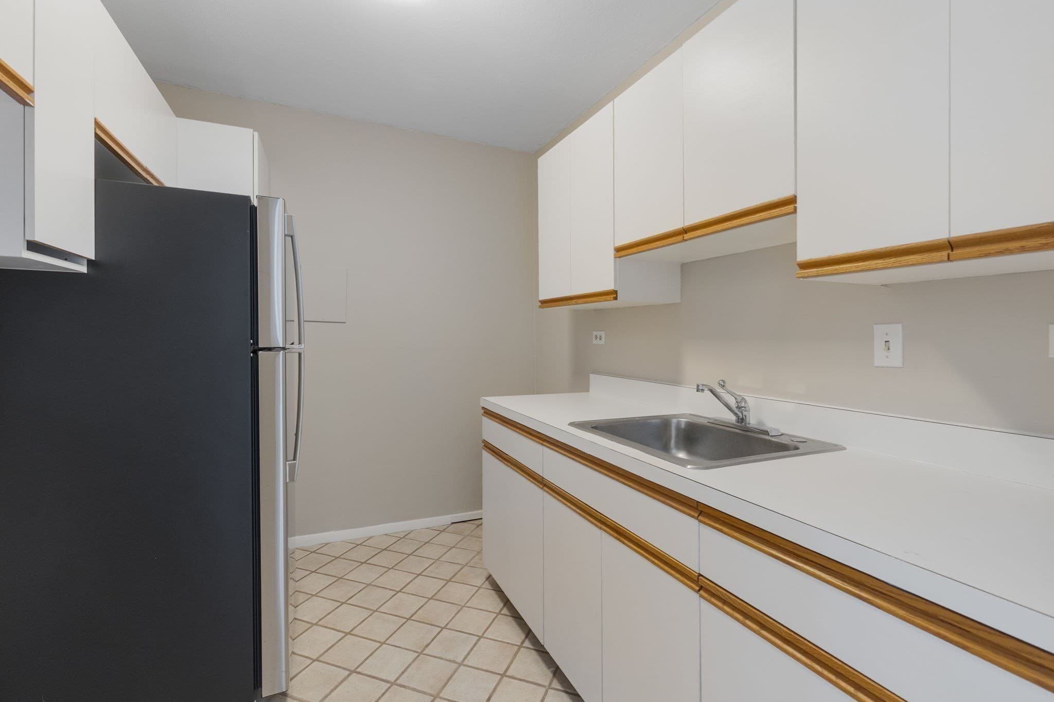 Condominium at 6 Whittier Pl, Boston MA 02114, photo 24 of 31