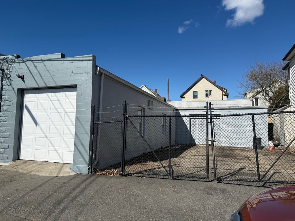 31 Scott St, New Bedford MA 02744 photo 3