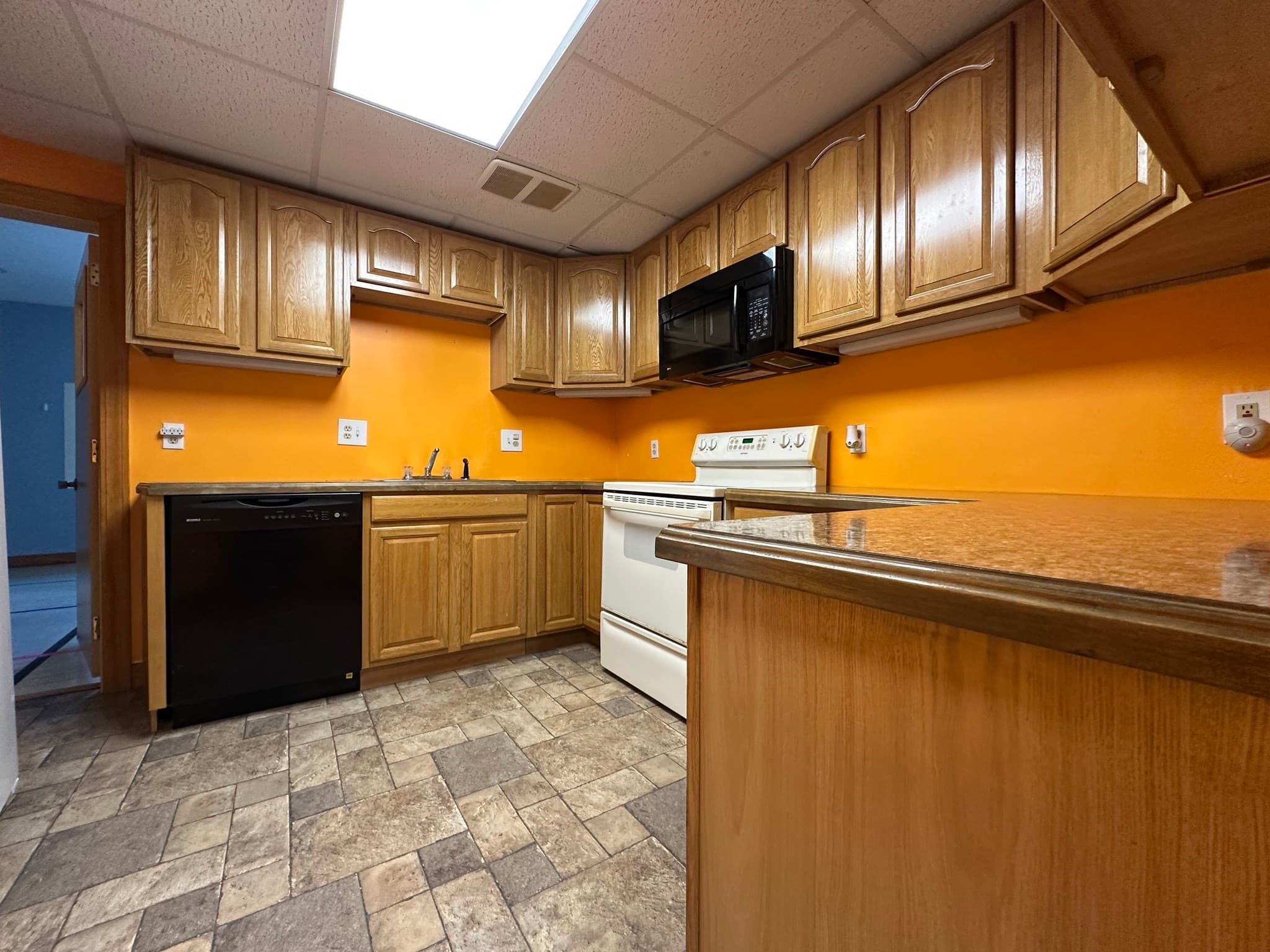 Commercial Sale at 386 Chicopee Street, Chicopee MA 01013, photo 7 of 17