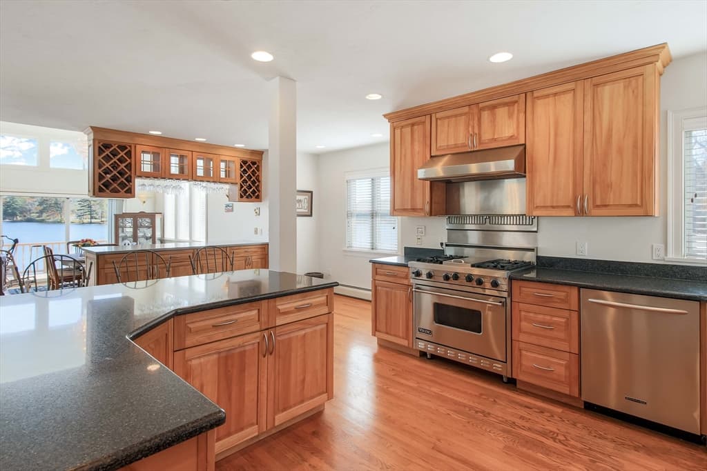 Single Family Residence at 26 Cedar Lake Dr, Sturbridge MA 01566, Sturbridge, photo 6 of 37