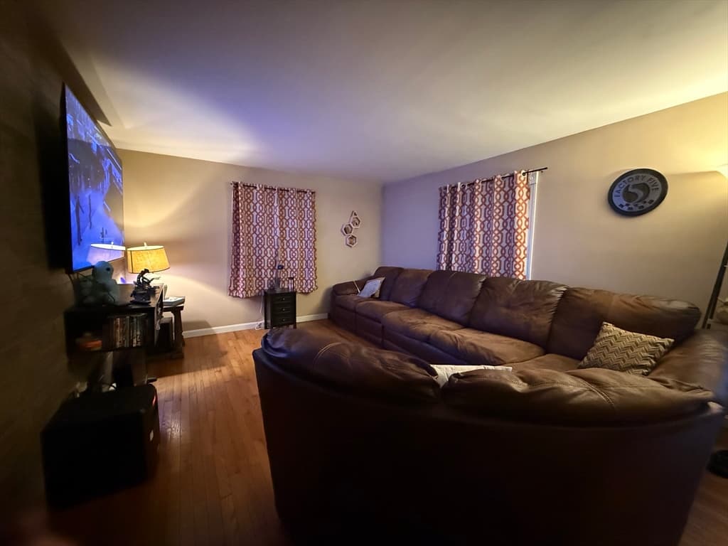 Single Family Residence at 178 Lafayette St, New Bedford MA 02745, photo 2 of 12
