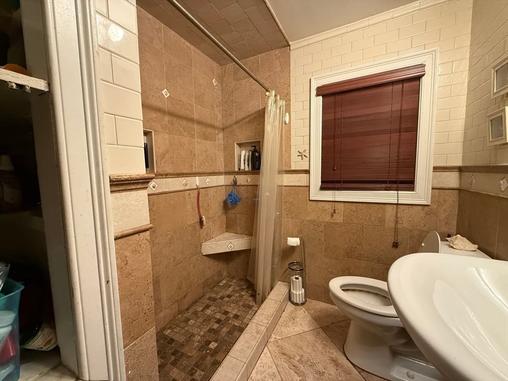 Single Family Residence at 178 Lafayette St, New Bedford MA 02745, photo 7 of 12
