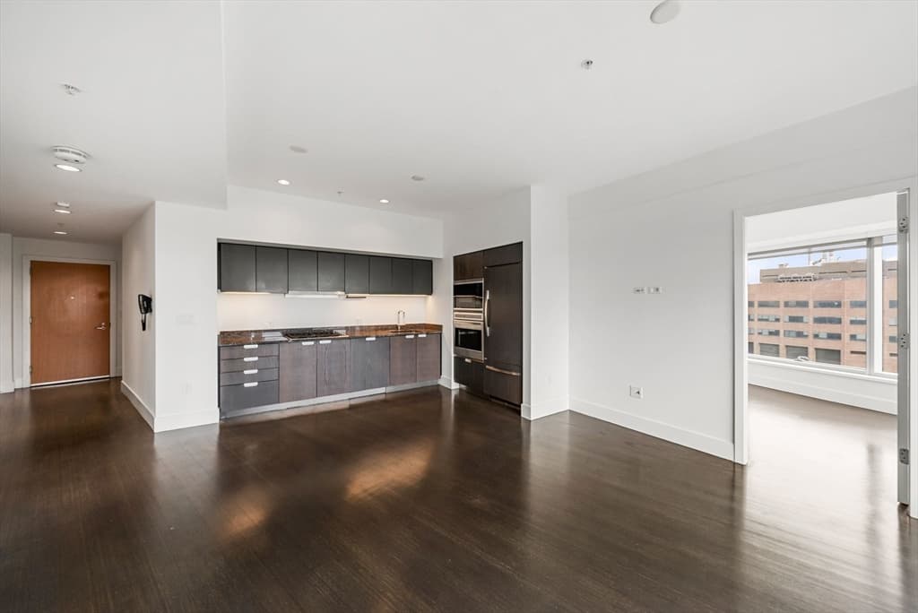 Condominium at 110 Stuart St # 19H, Boston MA 02116, photo 2 of 24