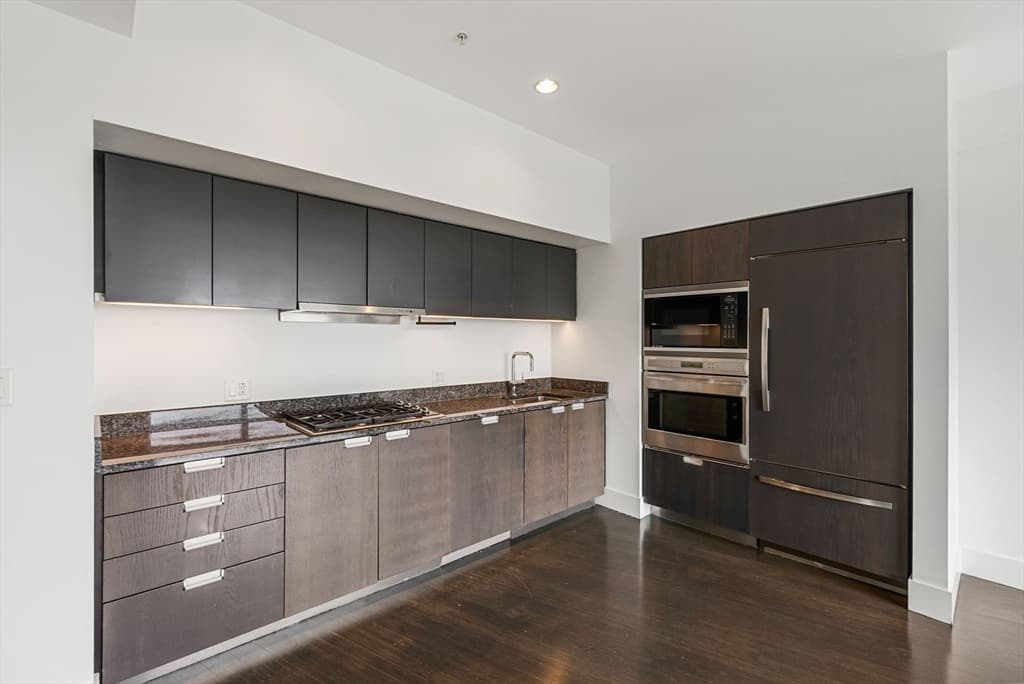 Condominium at 110 Stuart St # 19H, Boston MA 02116, photo 3 of 24