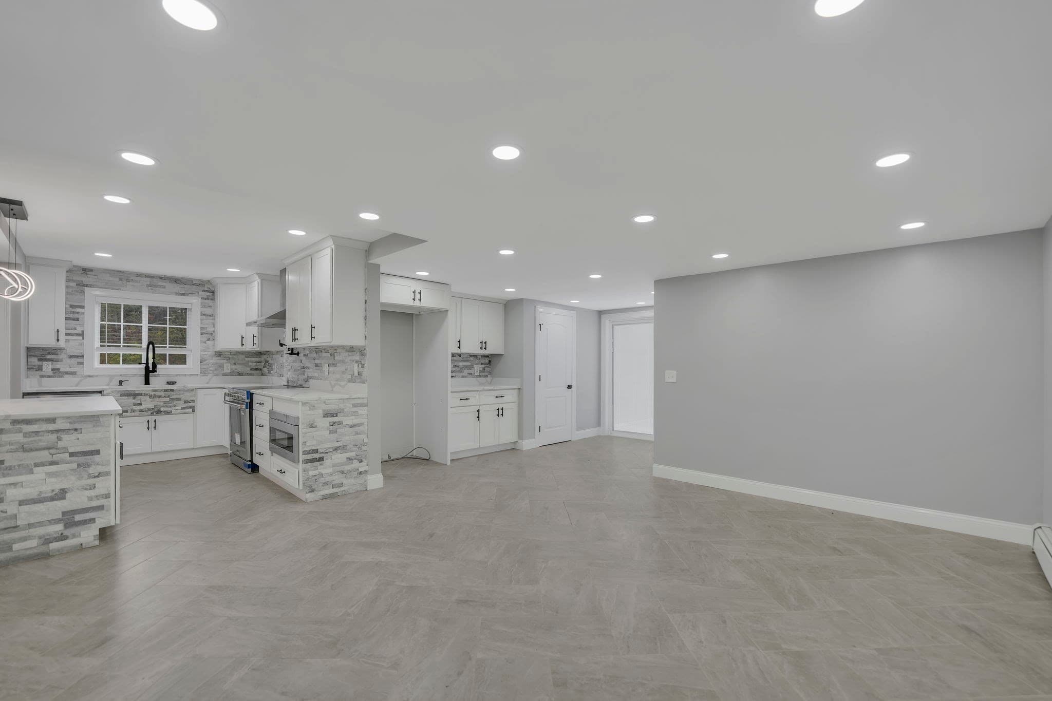 Single Family Residence at 128 Old Bedford Rd, Westport MA 02790, photo 13 of 41
