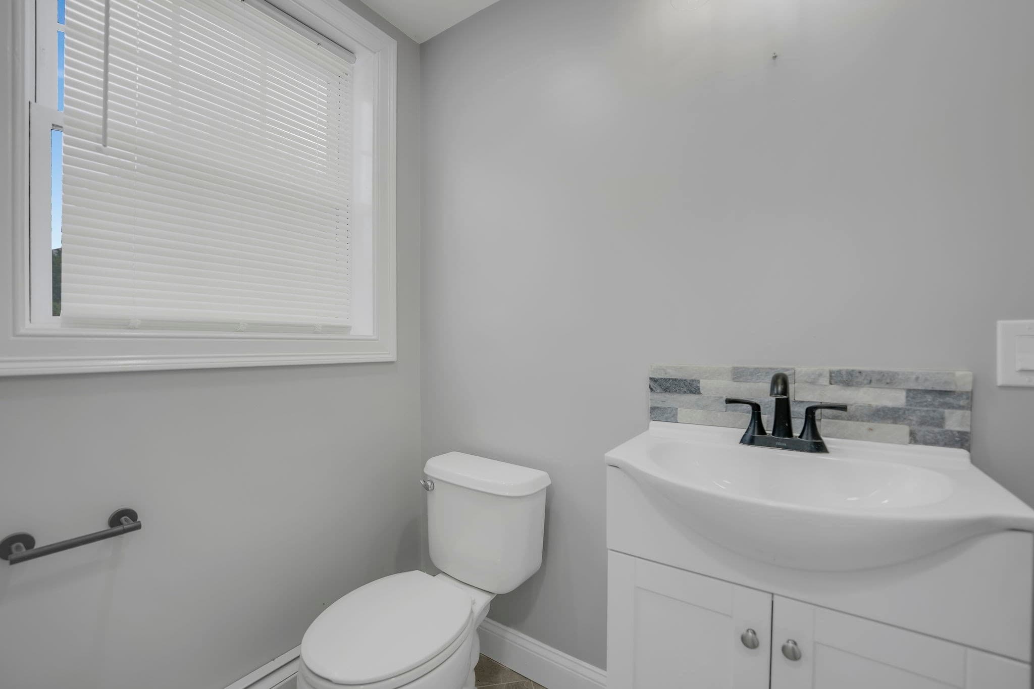 Single Family Residence at 128 Old Bedford Rd, Westport MA 02790, photo 16 of 41