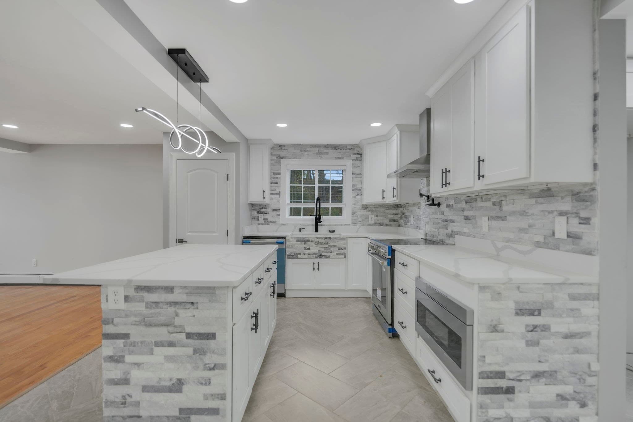 Single Family Residence at 128 Old Bedford Rd, Westport MA 02790, photo 12 of 41