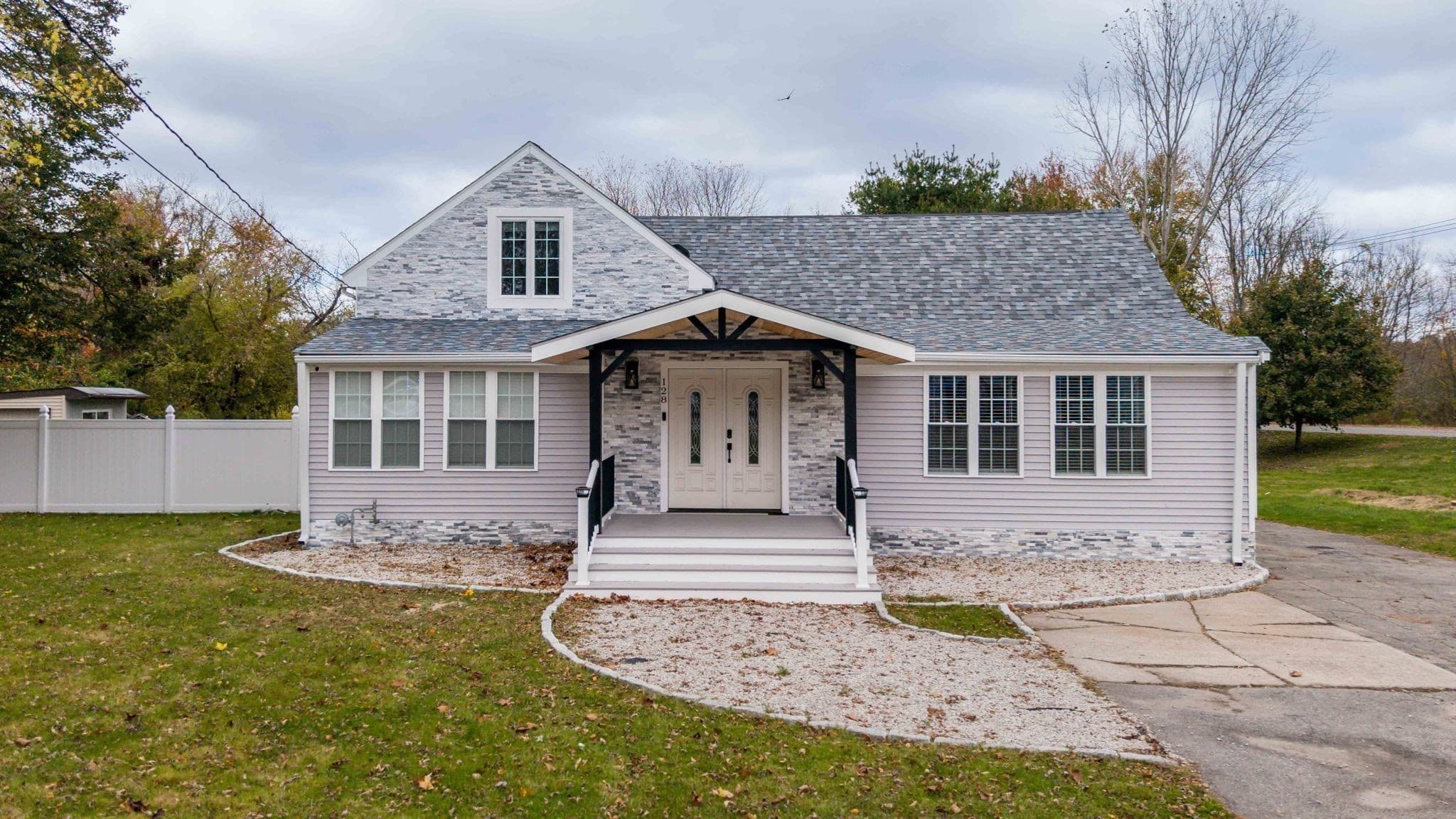Single Family Residence at 128 Old Bedford Rd, Westport MA 02790, photo 3 of 41